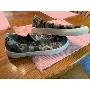 Madden Girl Jamee Camo Sneakers - Sz 9